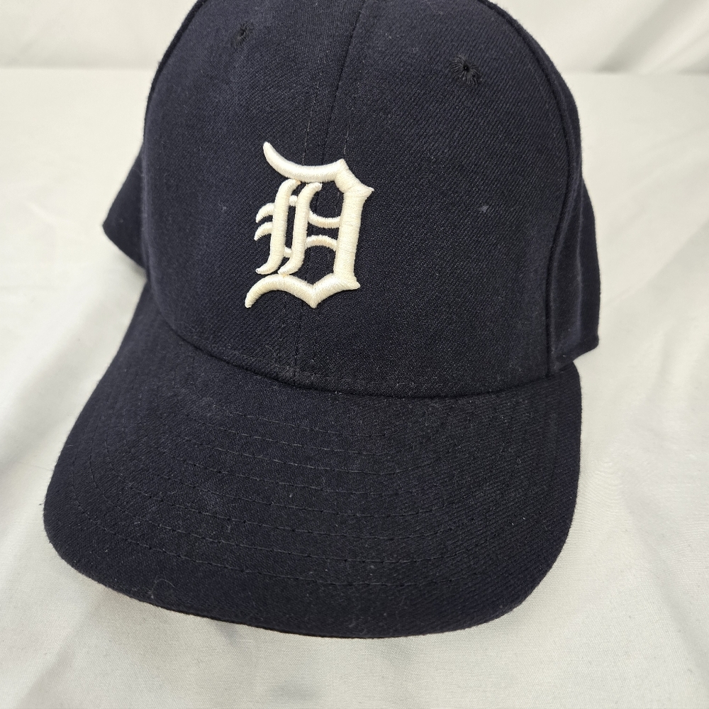 5 Detroit Ball Caps - Picture 10 of 11